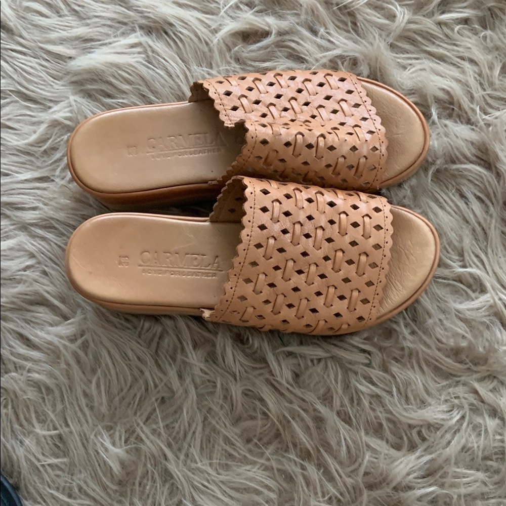 Carmela Tan Wedge Platform Sandal NIB 38